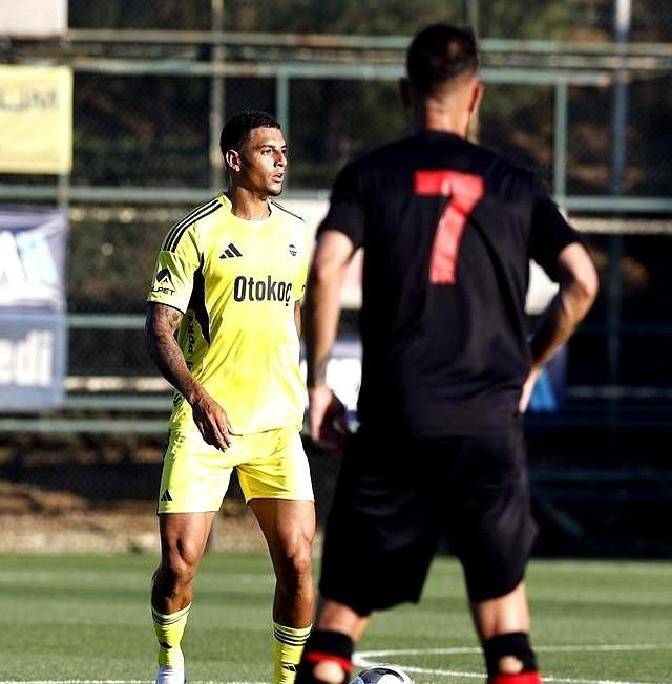 1800万欧！费内巴切核心伤缺欧冠，高价引援暴露管理层决策失误